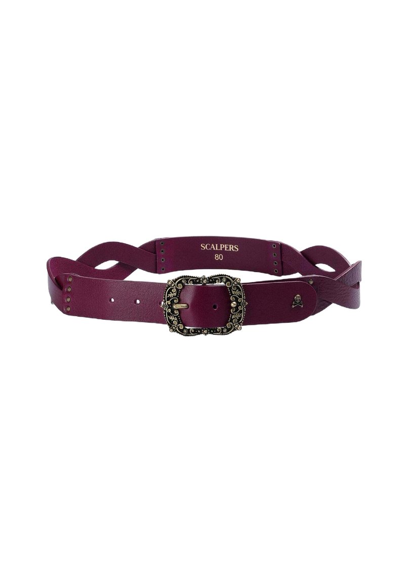 Burgundy nahkavyö, jossa on koristeellinen metallipanta, jossa on koristeellisia yksityiskohtia. Säädettävä pituus näkyvällä ompelulla ja logotiedoilla.