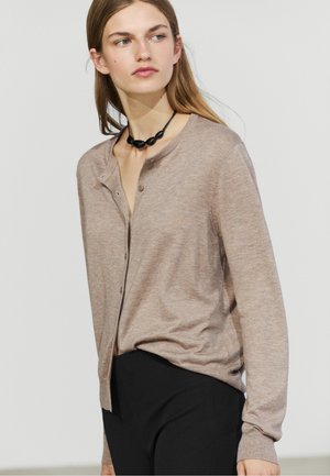 Massimo Dutti, FINE-KNIT ROUND NECK CARDIGAN - Vest - beige