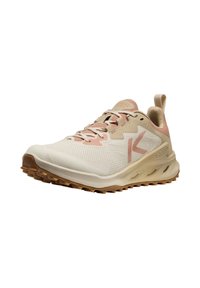 Beige und rosa atmungsaktive Sportschuhe mit strukturiertem Sohlen, Schnürdesign und Zuglasche an der Ferse für einfaches Anziehen.