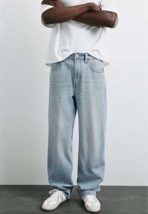 PULL&BEAR, BAGGY - JEANS - Baggy Jeans - light blue
