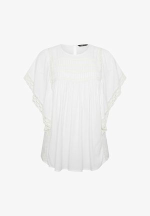 Hvid løs bluse med brede flagrende ærmer, detaljer med blonder og plisseret frontpanel, med lille knaplukning i ryggen.