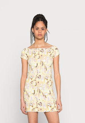 POPPY SHIRRED OFF SHOULDER MINI DRESS - Vestido de dia - dana warped washed camel