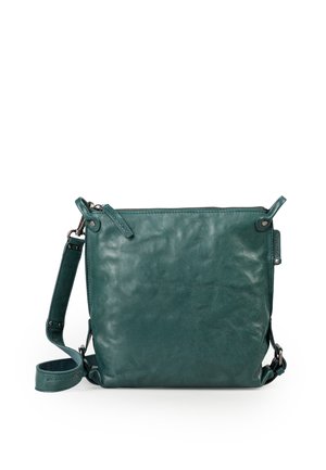 Groenblauwe leren crossbodytas met een ritssluiting bovenaan en verstelbare band op een witte achtergrond.
