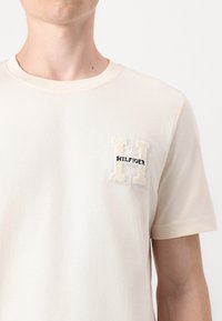 Tommy Hilfiger Μπλουζάκι με στάμπα - calico