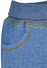 Pantaloni di cotone azzurri chiari con una vita a costine, caratterizzati da cuciture gialle e un design di tasche arrotondate. Morbida texture, stile casual.