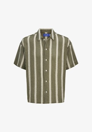 Koszula z krótkim rękawem w zielono-białe pionowe paski, wykonana z lekkiego materiału, z kołnierzykiem i zapięciem na guziki z przodu.
