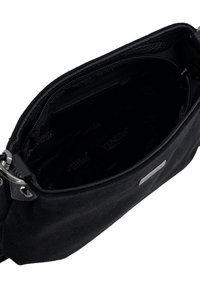 Sort ruskind skuldertaske med lynlåsåbning, som har en glat inderforing og en metal hardware detalje.