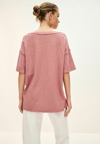 Next V-NECK TALL - Pamata T-krekls - rose pink