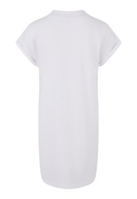 Biała bawełniana sukienka w kształcie t-shirta, krótki zagięty rękaw, okrągły dekolt, luźny krój, długość do połowy uda, gładka tekstura, brak wzorów i akcentów.