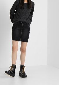 Object Maglione - mottled dark grey