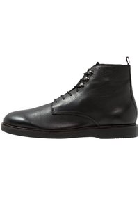 Hudson London Šněrovací kotníkové boty - black