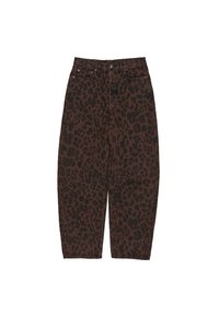 Hnedé nohavice s leopardím vzorom s vysokým pásom, piatimi vreckami a zapínaním na gombík. Textúra látky pôsobí hladko a odolne.
