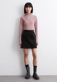Marc O'Polo DENIM TURTLENECK STRIPES - Langarmshirt - medium pink