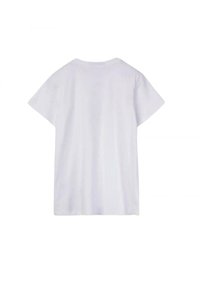 T-shirt bianco a maniche corte con vestibilità rilassata, scollo rotondo e tessuto di cotone morbido. Nessun motivo o dettaglio di design visibile.