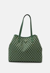 Borsa a spalla verde con motivo a scacchi, realizzata in materiale sintetico con manici in pelle verde e un dettaglio del logo sul fronte.