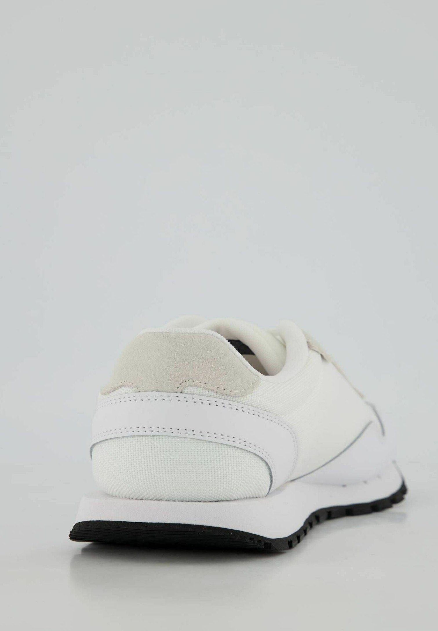 foam runner with jeans