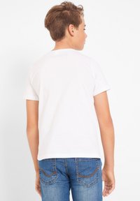 bonprix 3ER PACK MIT RUNDHALSAUSSCHNITT - T-shirt basic - weiß