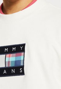 Tommy Jeans Sudadera - off-white