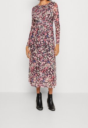 Soaked in Luxury Day dress - pink