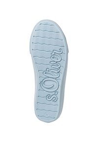 Ljust blå gummisul med en vågig textur, med präglad "s.Oliver"-logotyp och storleksnummer "37."