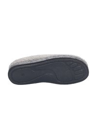 Chausson en peluche gris avec une semelle en caoutchouc noir texturé. Présente une forme courbée et des contours pour soutenir le pied, mettant en avant le confort et l'adhérence.