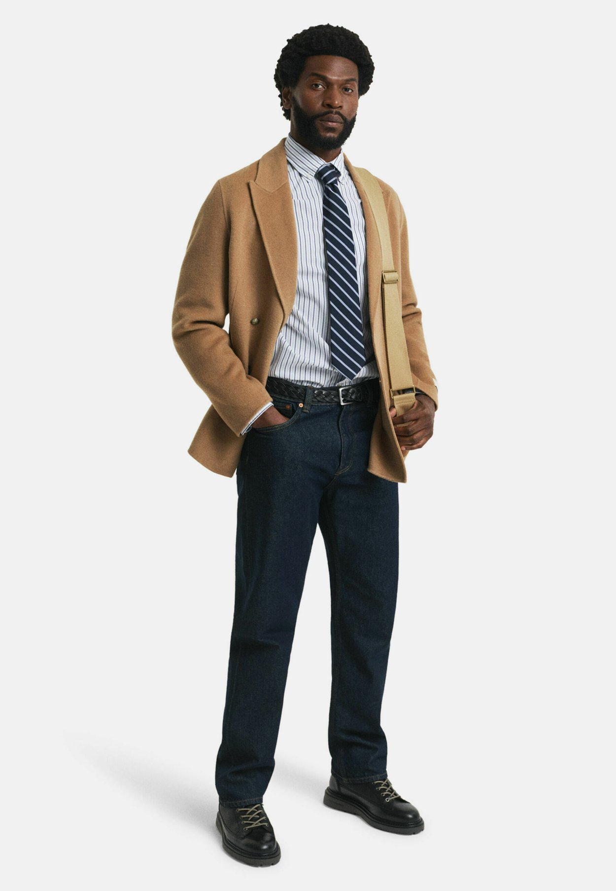 REGULAR FIT STRIPED