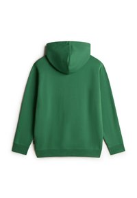 Sweat à capuche vert à manches longues vu de dos avec une capuche et des poignets et un ourlet côtelés sur un fond blanc.