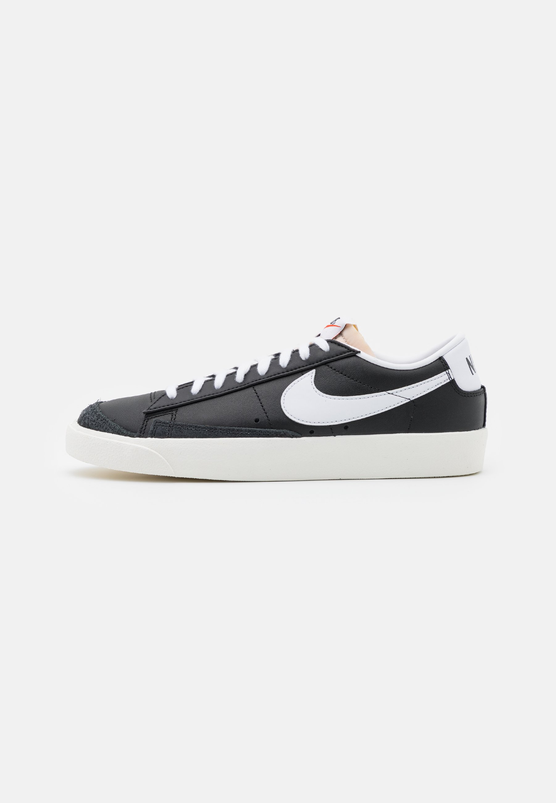nike blazer total black