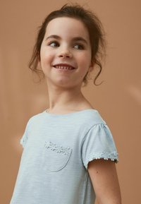 Next DAISY POCKET - T-Shirt print - light blue