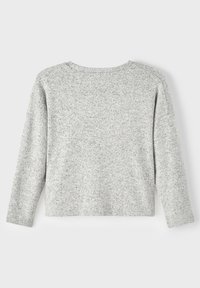 Haut gris à manches longues avec un motif tricoté texturé. Présente un col rond et une coupe décontractée, avec des épaules tombantes pour un confort supplémentaire.