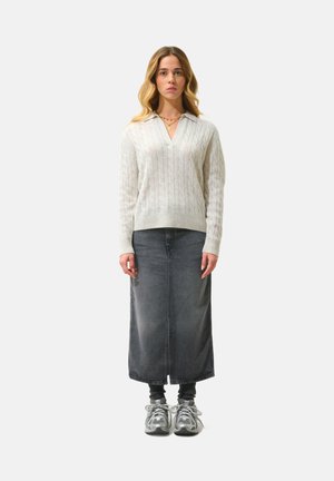 Stickad tröja - mottled pearl grey