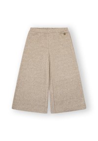 Pantalones de pierna ancha beige con una textura suave, que presentan una cinturilla plana y un pequeño detalle de logo en el frente.