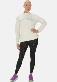 ASICS LITE SHOW JACKET - Juoksutakki - birch