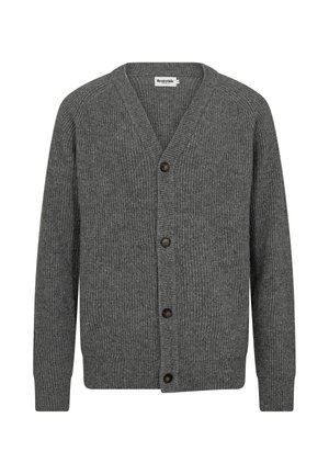 Cardigan grigio a maglia con scollo a V, bottoni frontali, texture a coste e maniche lunghe. Presenta cinque bottoni scuri lungo il davanti.