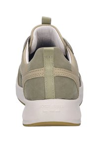 Beżowe zamszowe sneakersy z wyściółką w kołnierzu, siateczkowym wykończeniem i gumową podeszwą. Zawierają tkaninowy uchwyt na pięcie oraz kontrastujące detale w sz stitching.