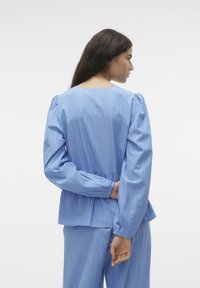 Vero Moda VMGILI TIE - Bluse - provence aopzenia