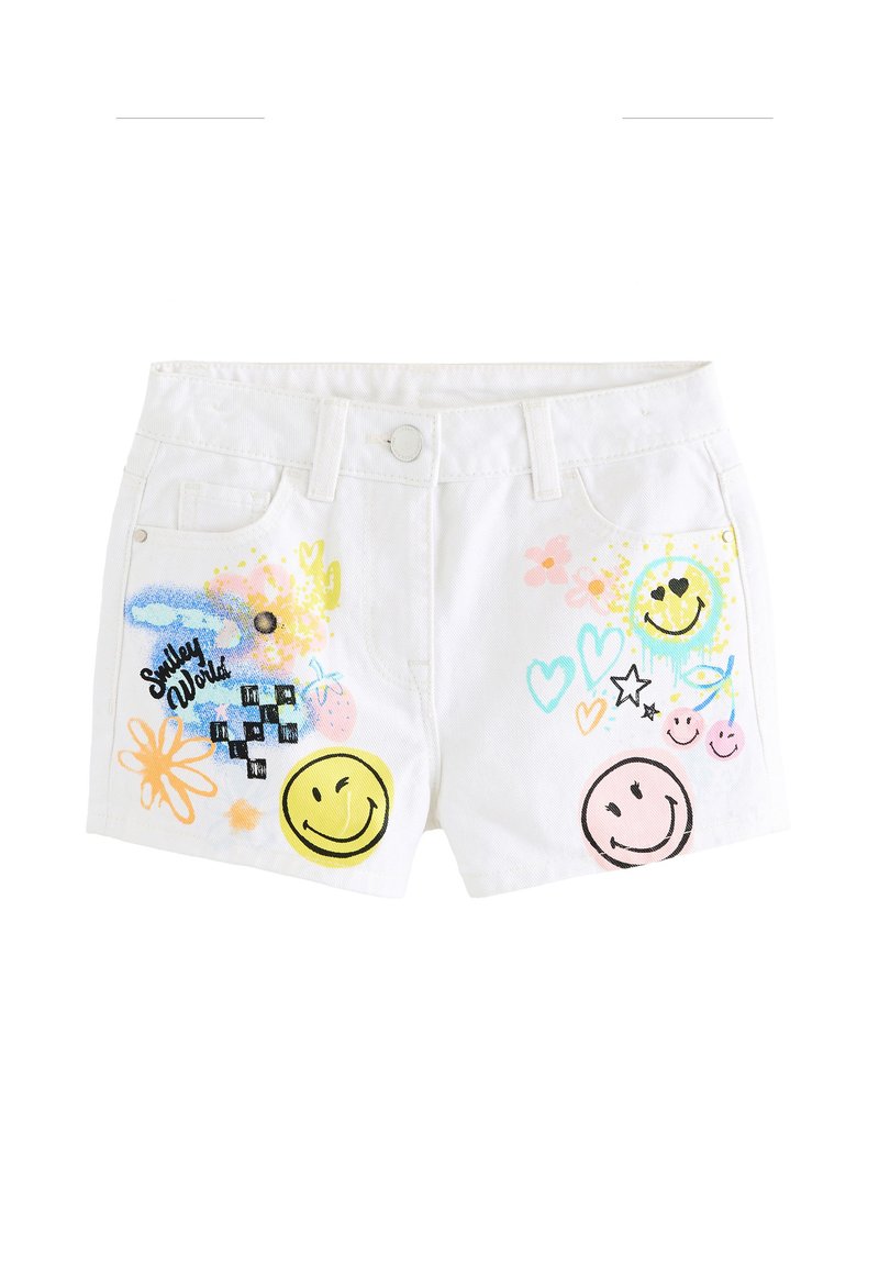 Pantaloncini in denim bianco con disegni stampati colorati, tra cui faccine sorridenti, fiori e forme astratte in rosa, giallo e blu.