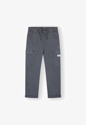 Pantalones cargo grises de algodón, con cinturilla elástica, múltiples bolsillos, piernas rectas y puños enrollados para un look casual.