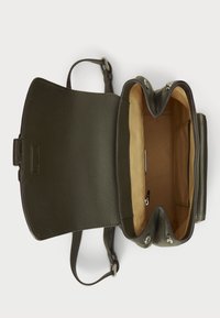Lauren Ralph Lauren PEBBLED LEATHER MEDIUM CAMERYN BACKPACK - Laisvalaikio kuprinė - dark olive