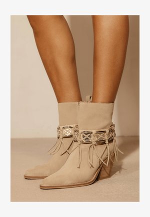 Bronx NEW KOLE - Kauboi/mootorratturi poolsaapad - oatmilk