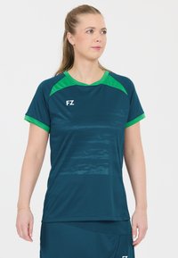 Teal sportstrøje med grønne accenter, rund hals, korte ærmer og subtile teksturmønstre. Har FZ-logoet på brystet.