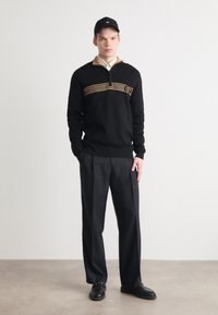 BOSS - Sweter