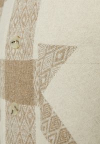 Pegador FLATO HEAVY UNISEX - Blusa com botões - light brown