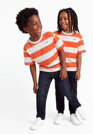 TINYCOTTONS, STRIPES TEE UNISEX - Тениска с щампа - summer red