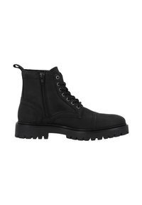 Botas de cuero negras hasta el tobillo con puntera redonda, cierres de cordones y cremallera, superficie texturizada y suela de goma gruesa.