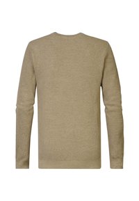 Beige gestrickter Pullover mit langen Ärmeln, rundem Ausschnitt und geripptem Saum. Strukturiertes Material mit einem lockeren Strickdesign und minimalen Details.