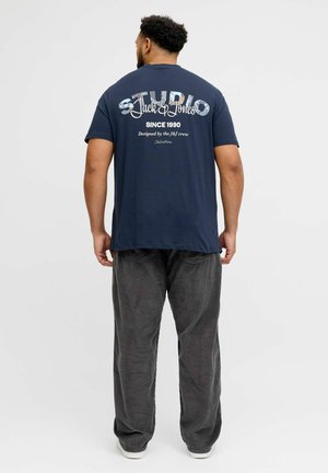 PLUS SIZE  - T-shirts print - sky captain