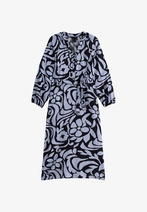 Langärmliges Kleid mit einem schwarz-hellblauen Blumenmuster, einem V-Ausschnitt und einem Bindegürtel in der Taille für eine verstellbare Passform.