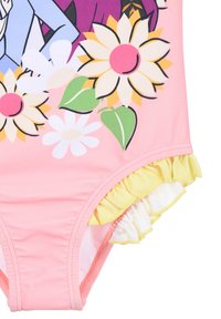 Roze badpak met een bloemenpatroon en gele gerimpelde accenten. Gemaakt van gladde stof met witte, roze en groene details.