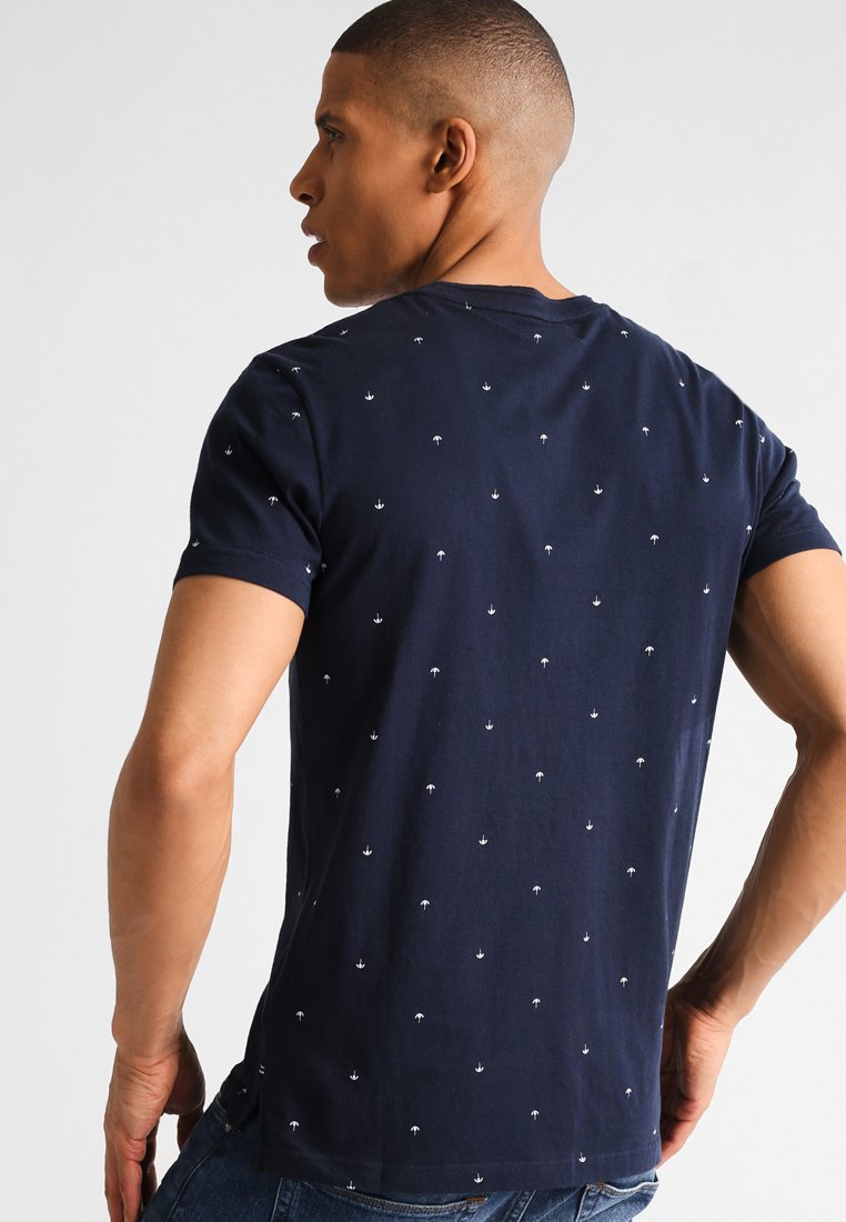 Herren T-Shirts basic | Pier One T-Shirt print navy/dunkelblau - OG37686 Herren T-Shirts basic | Pier One T-Shirt print navy/dunkelblau - OG37686